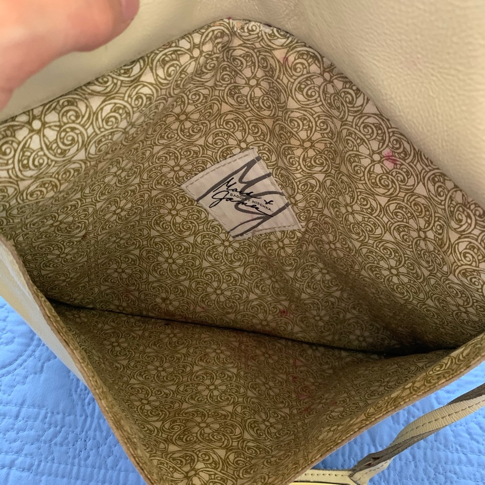 Purse - Picture 2 of 4